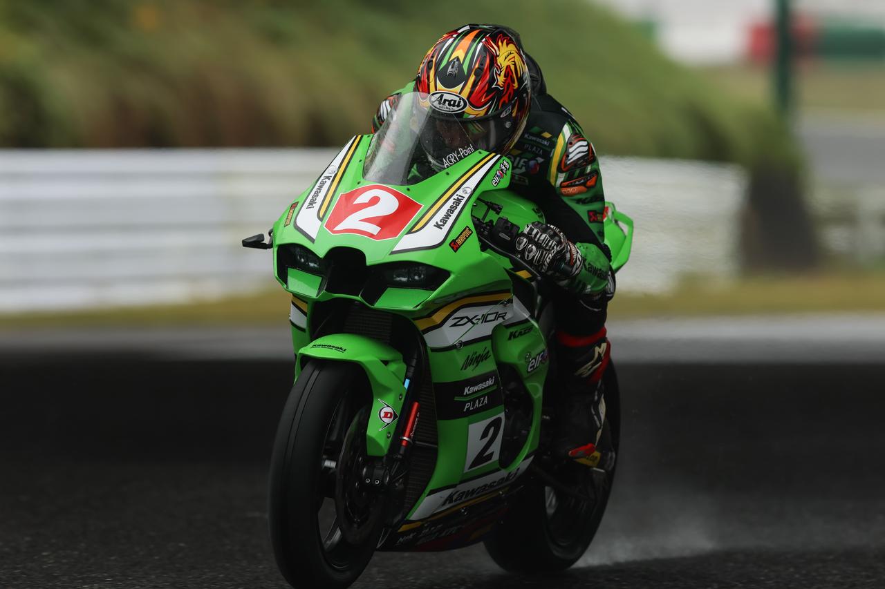 画像: ▲雨の中でも果敢にアタックを続けます!