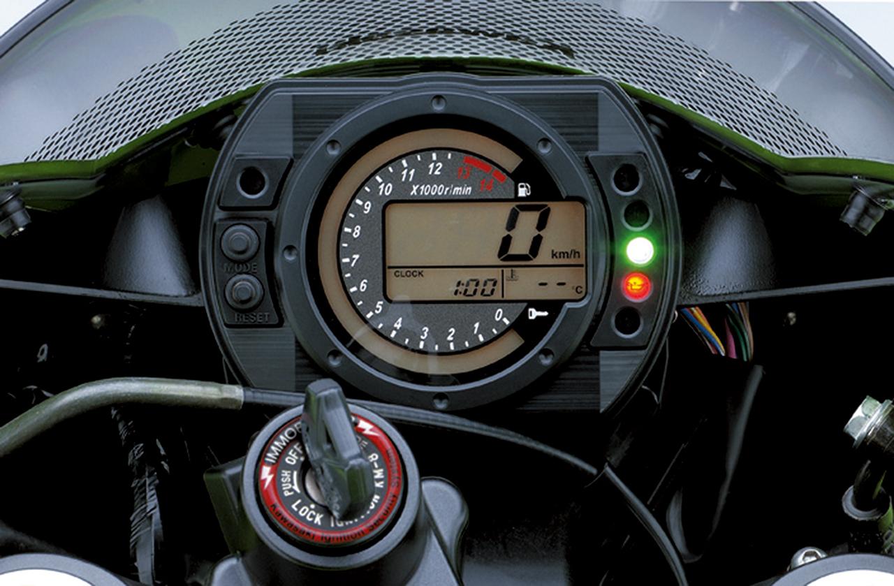 画像 : 5番目の画像 - 【写真10枚】カワサキ「Ninja ZX-10R」（2004年） - webオートバイ