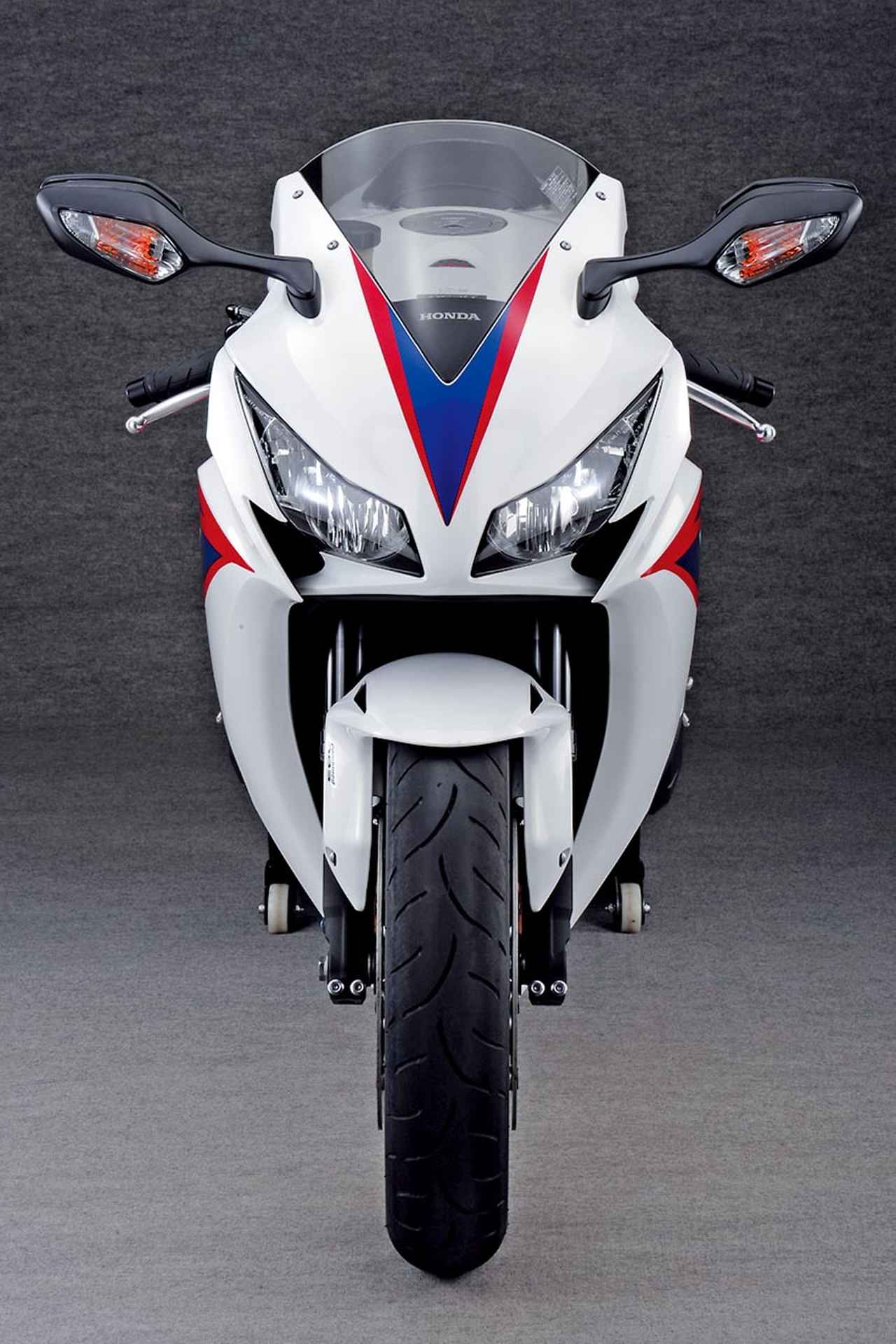 画像 : 4番目の画像 - 【写真10枚】GSX-R1100から始まったリッターレプリカの歴史 - webオートバイ