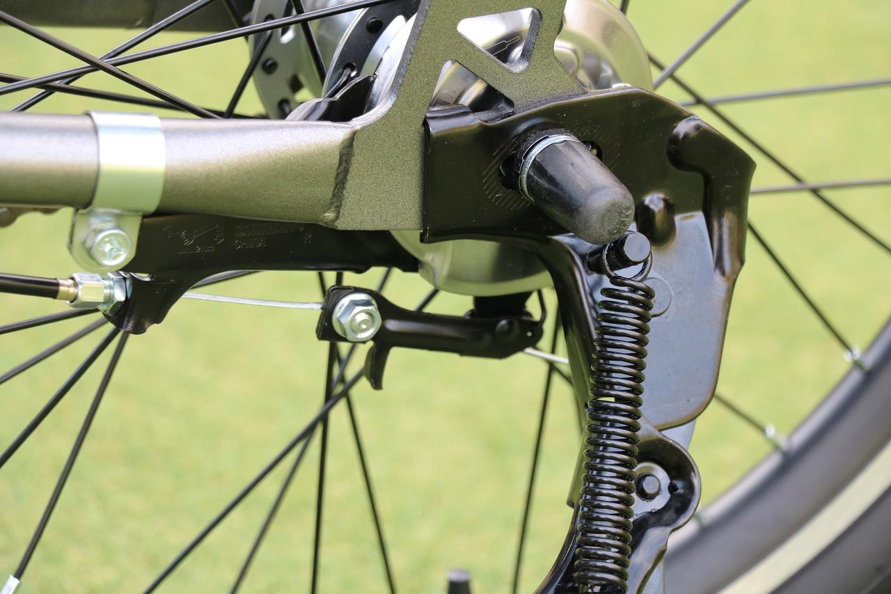 画像2: ▲フロントは優れた制動力を備えるVブレーキ、リアはローラーブレーキとなる。