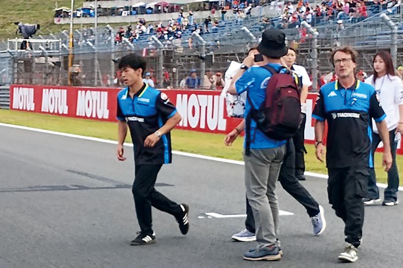 画像: 小椋選手はケガで日曜日の決勝は走れなかったのだが、レース終了後に応援席前まで来て挨拶してくれた！