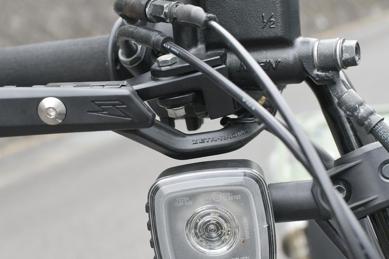 画像10: アントラーハンドガードをハンターカブに取り付けてみるけど、 純正ハンドルだと付かないしレバーのクリアランスもギリギリだったので工夫してみた