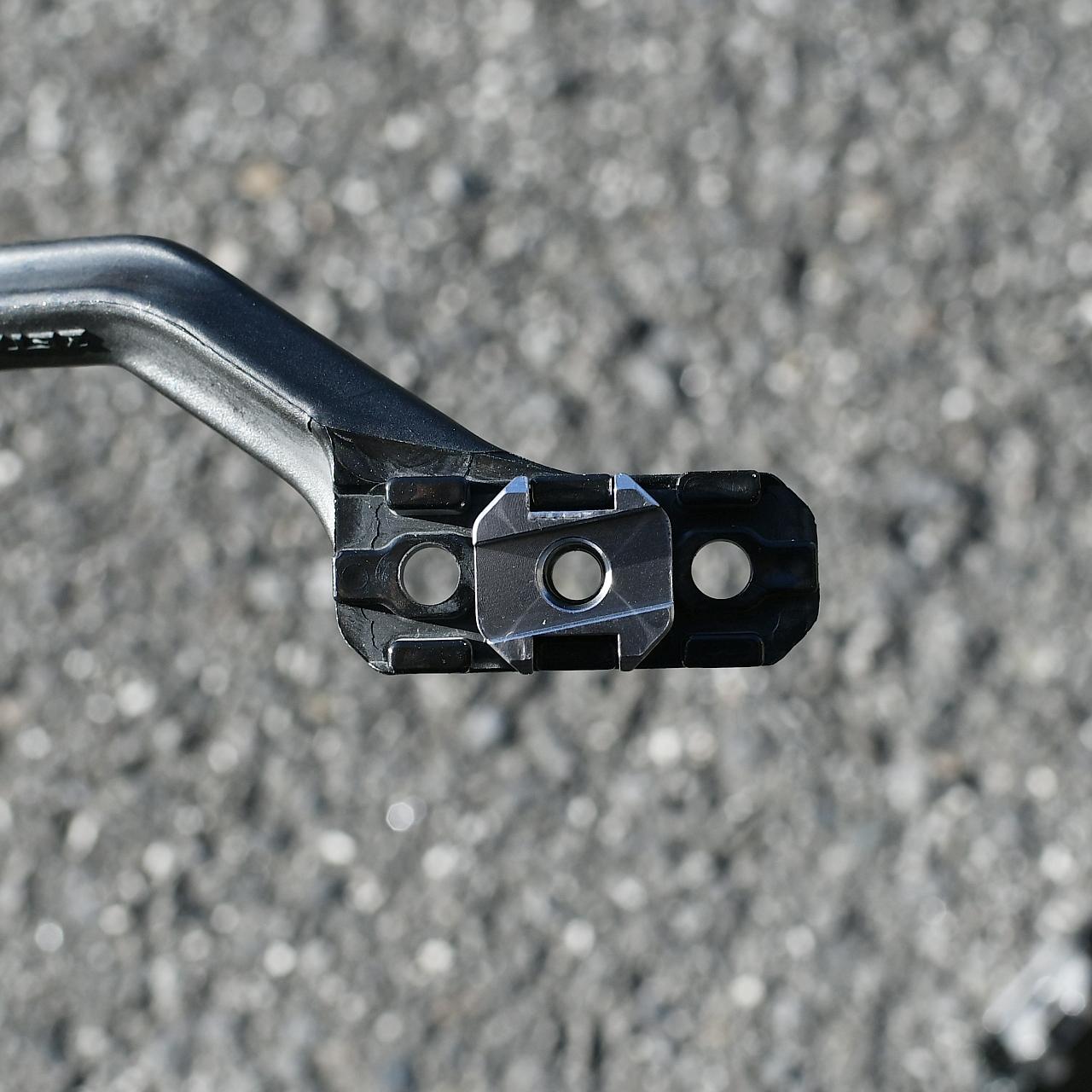 画像2: 人と差が付くハンドガード。アントラーハンドガードやインパクトハンドガードを装着してみる。でもアントラーの取り付けにはウインカーとレバーの干渉をクリアする必要アリ。〈若林浩志のスーパー・カブカブ・ダイアリーズ Vol.351〉