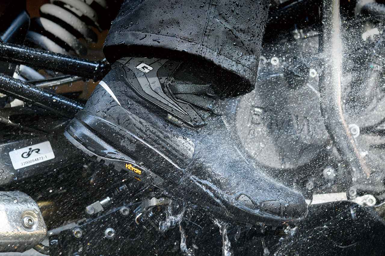 画像 : 1番目の画像 - 【写真4枚】ガエルネ「Gゼノン ゴアテックス」 - webオートバイ