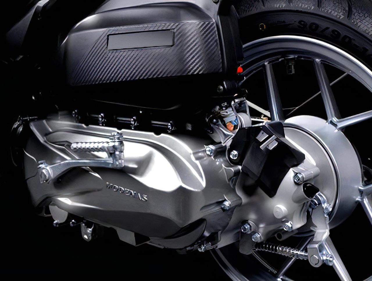 画像8: 【え? カワサキのスクーター!?】毎日任務遂行中! カワサキ「BRUSKY 125」はお手頃スポーツスクーター【世界でがんばる!! 日本メーカーの珍車大図鑑 Vol.20】