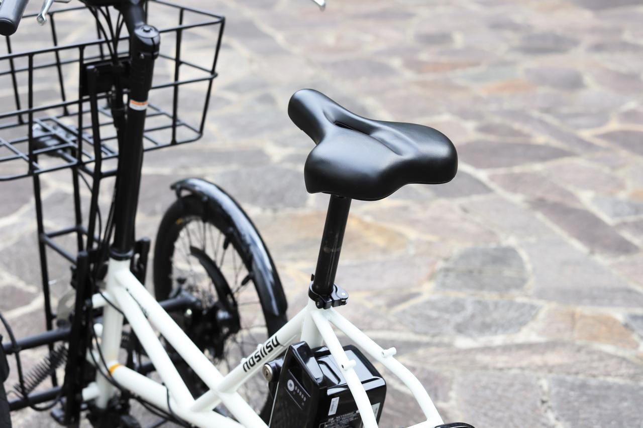 画像: ▲低めの車体フレームを採用しているため、前後どちらからでもまたぎやすいです。