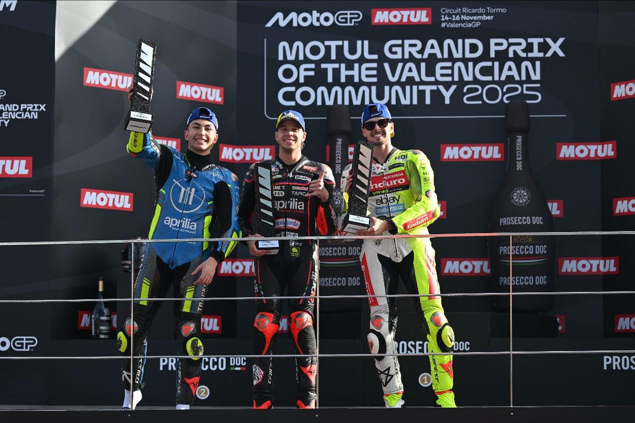 画像: アプリリアがワンツーフィニッシュ。ジャンアントニオがドゥカティ勢として一矢報いた。