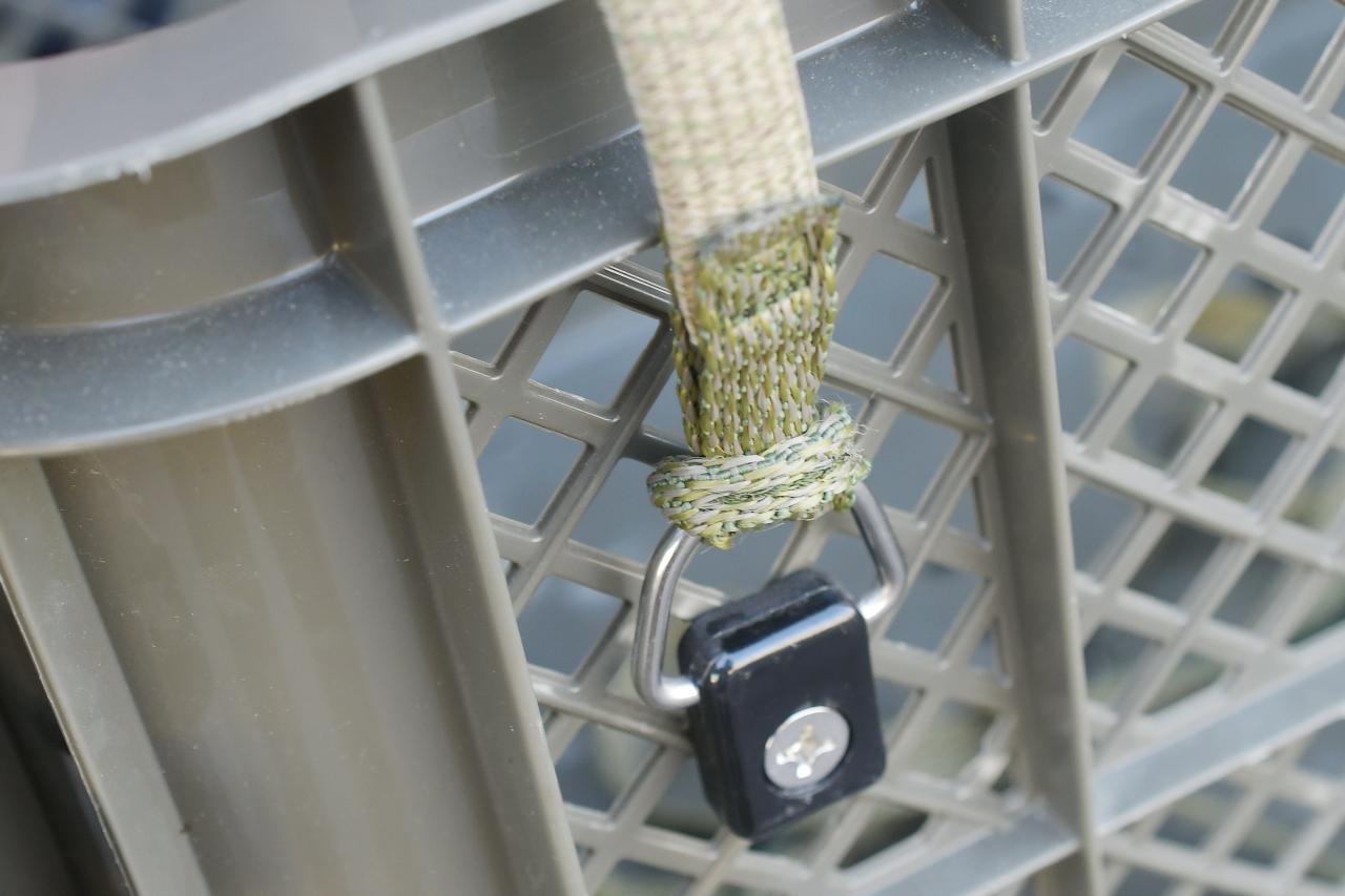 画像3: 収穫コンテナにネットを掛けるためのフックを付けるのだ