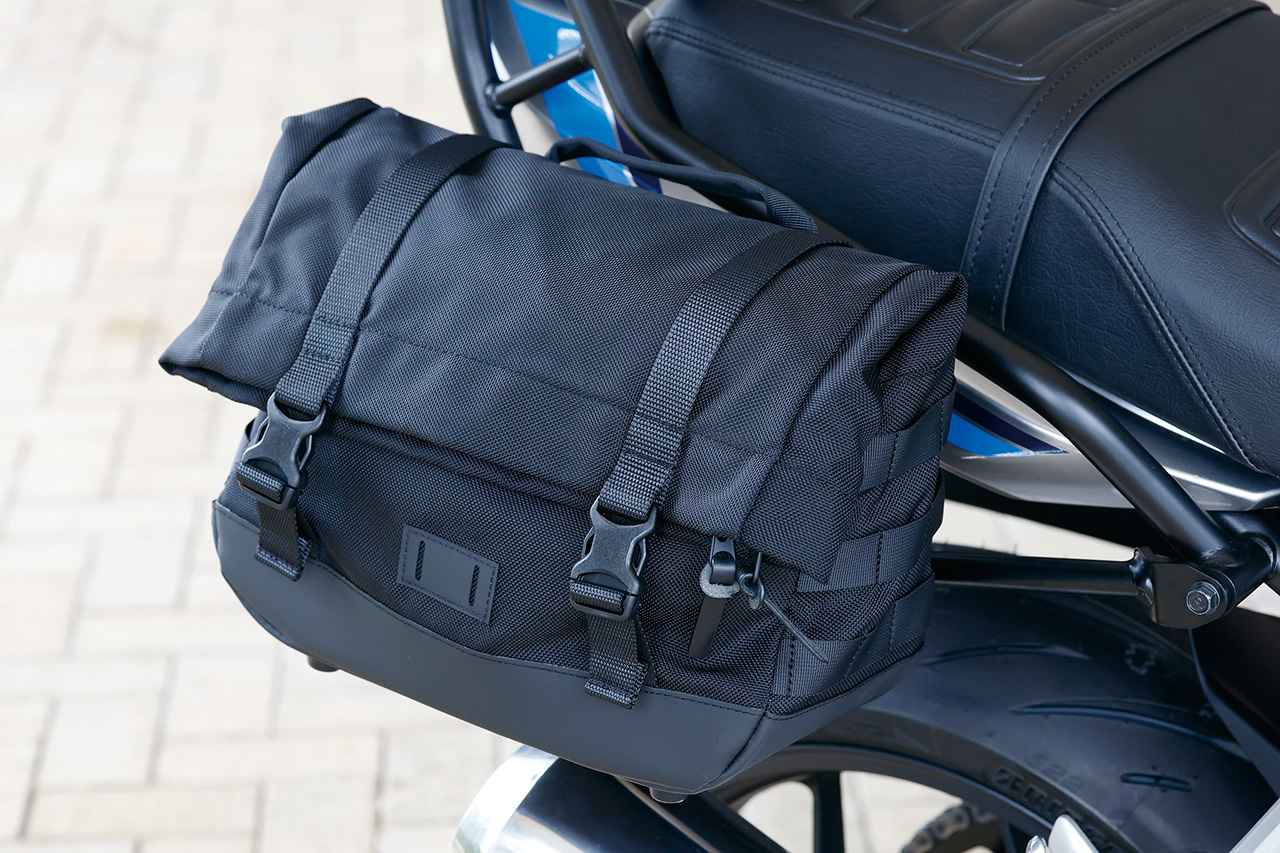 画像: サドルバッグ（右側スモール）（税込価格：2万2000円）／タフで軽量な1680D・バリスティックナイロン製のサドルバッグ。SW-MOTECH製で、容量は10L。