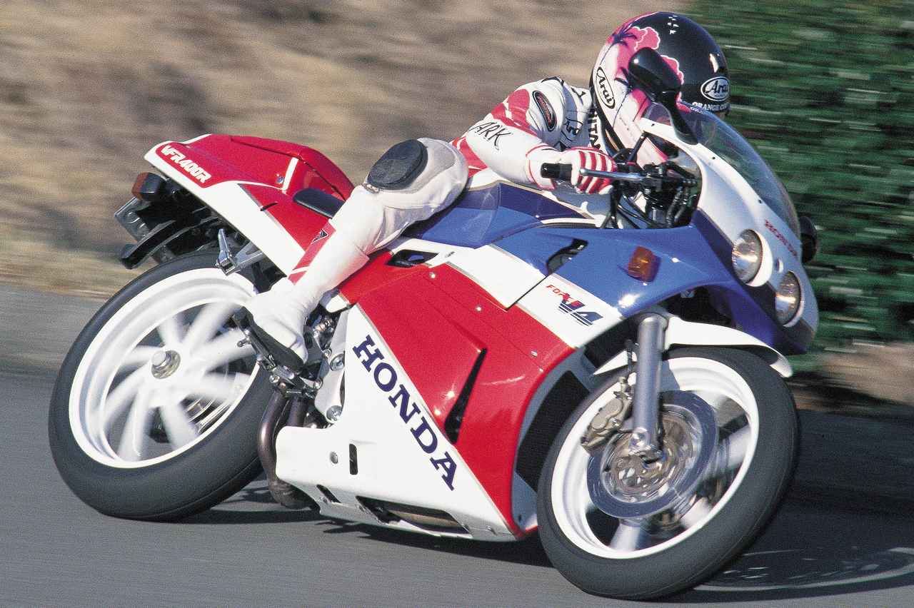 画像: 【絶版名車解説】ホンダ「VFR400R」1989年 - webオートバイ