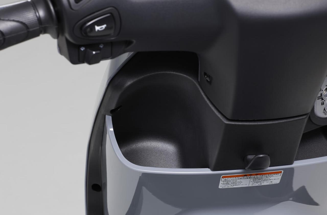 画像3: ヤマハが新型EVスクーター「ジョグ E」を発表！同社初のバッテリーシェアサービスを採用して東京・大阪にて先行販売