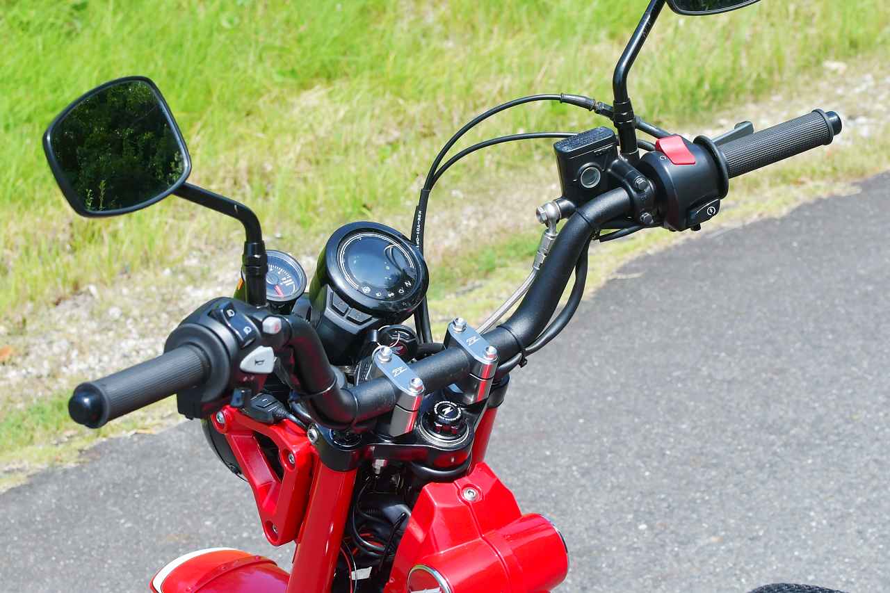 画像: ハンターカブのハンドルを、純正流用パーツやZETAアイテムを駆使して簡単にテーパーハンドル（テーパーバー）化してみる。 - webオートバイ