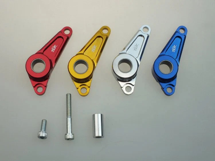 画像: シフトサポートプレート CBR600RR（PC40/21-）  遊びを軽減し、可動部の剛性を向上させることで。手軽にシフトフィーリングを向上させることのできるアイテム。価格／1万9800円。