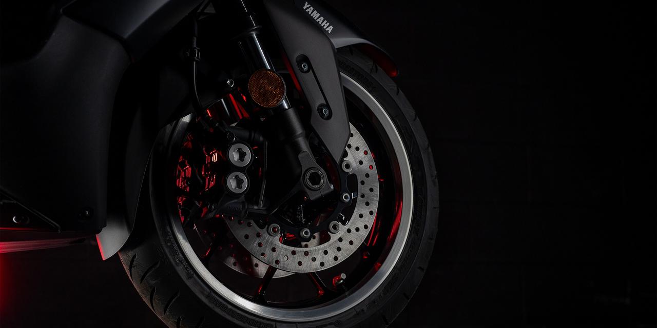 画像3: ヤマハ「TMAX560」に25周年を記念した特別仕様車が登場！「TMAX560 テックマックス」の新色もあわせてラインナップ