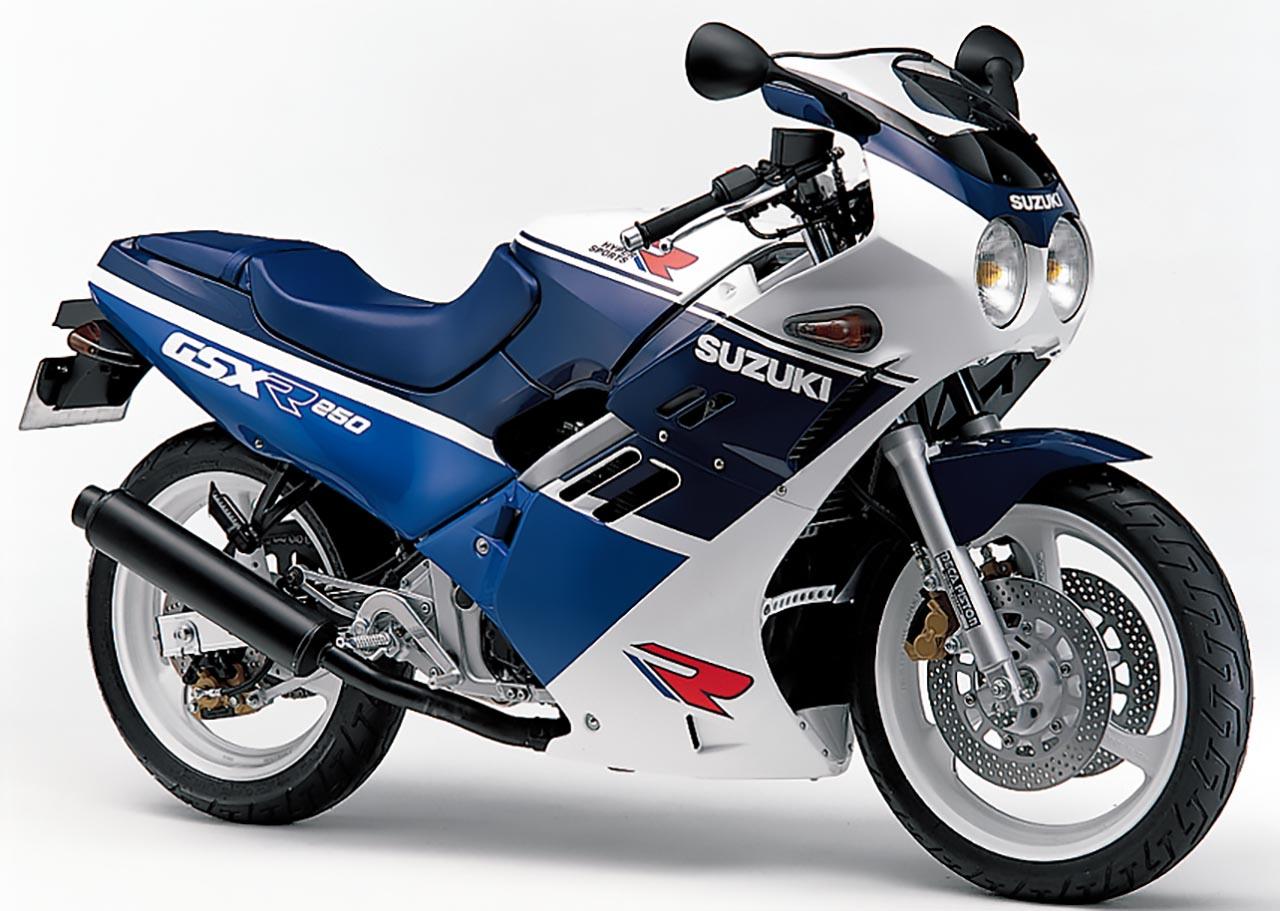 画像: スズキ「GSX-R250」(1987年):GSX-R250を1987年にレプリカ市場に投入。2灯式ライトを備える外観はGSX-R400に通じるが、フレームはスチール製とした。1988年にはクロスミッションを備えるGSX-R250SPもリリースされた。1989年には全面変更してフレームをアルミ化。車名をGSX-R250Rに変更した。