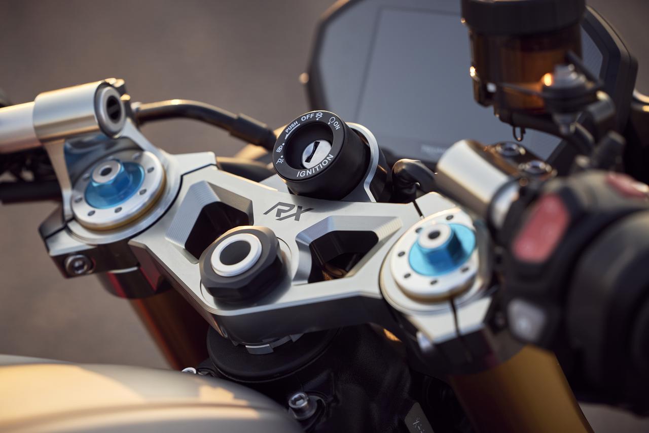 画像12: 【最強の3気筒スポーツ！】トライアンフ「Street Triple 765 RX」＆国内限定95台の「Street Triple 765 Moto2™ Edition」登場！