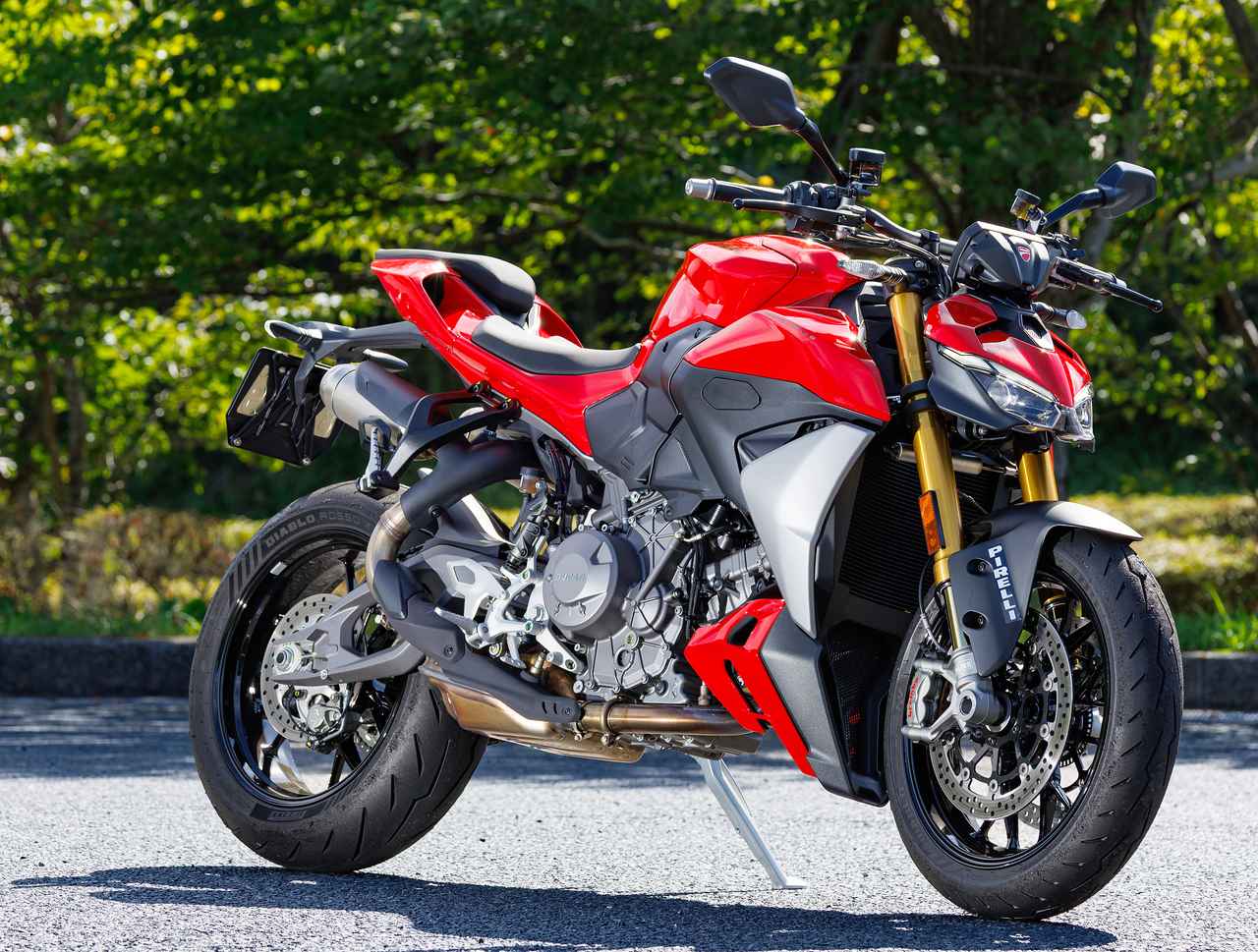 画像 : 1番目の画像 - 【写真19点】ドゥカティ「ストリートファイター V2 S」 - webオートバイ