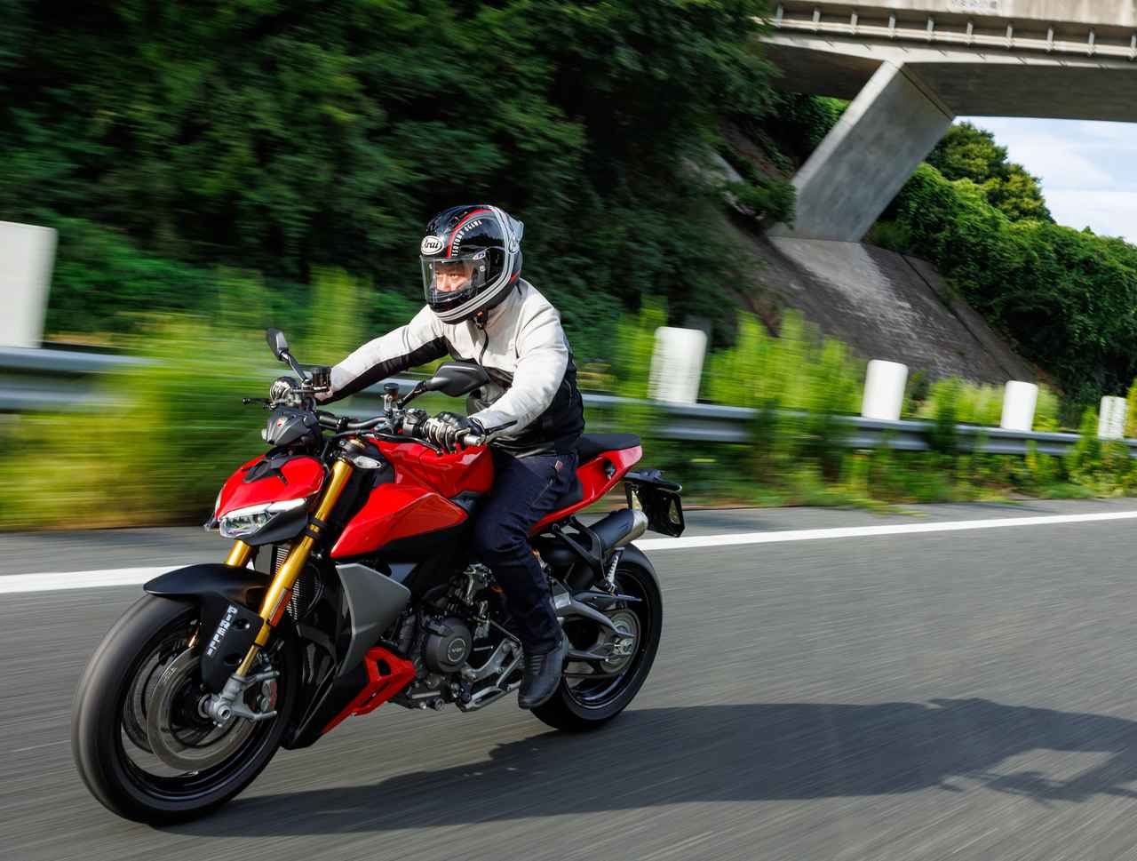 画像 : 17番目の画像 - 【写真19点】ドゥカティ「ストリートファイター V2 S」 - webオートバイ