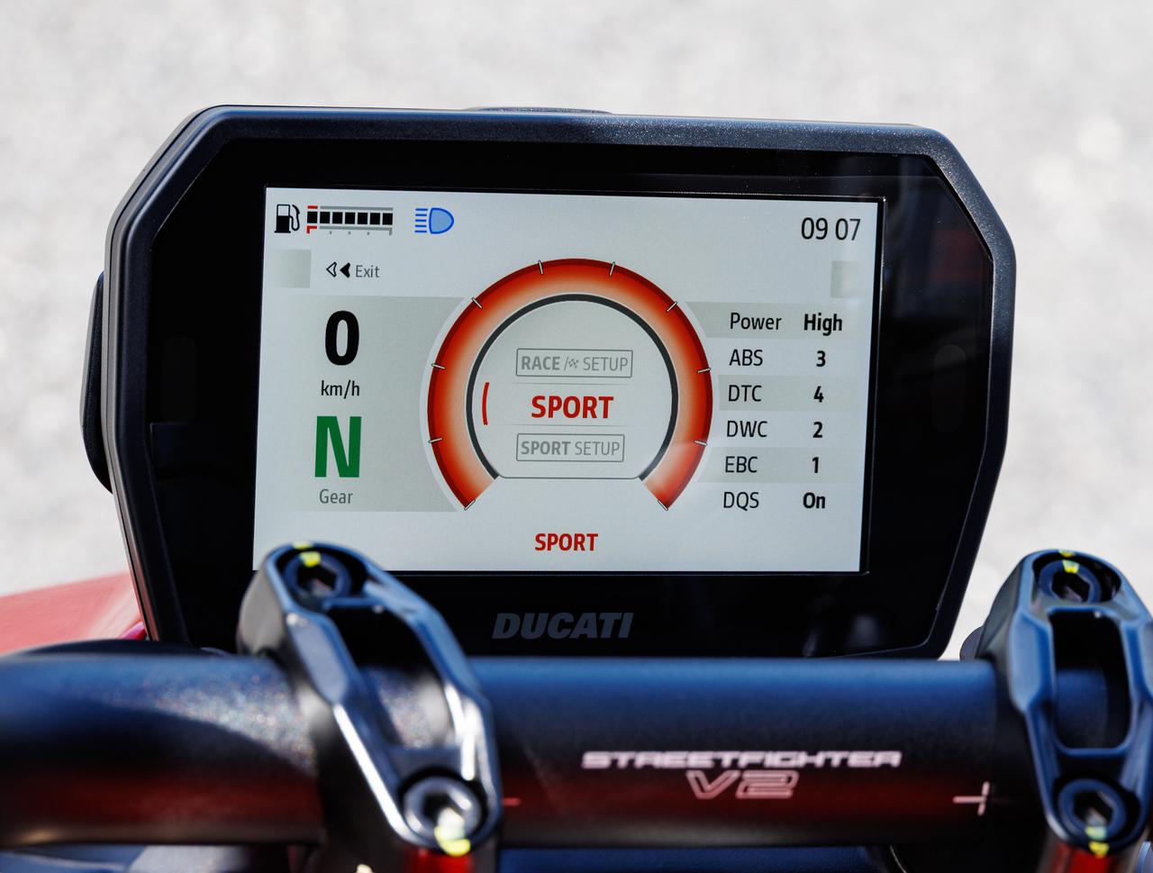 画像 : 8番目の画像 - 【写真19点】ドゥカティ「ストリートファイター V2 S」 - webオートバイ