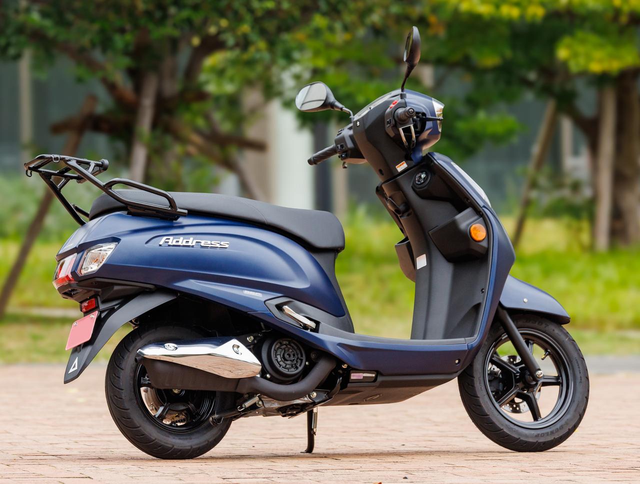 画像: ゆったりサイズのボディはライディングポジションの自由度が高く、座面も広いのでタンデムも快適。各部の仕上げの質感も上々で、所有感も高い。