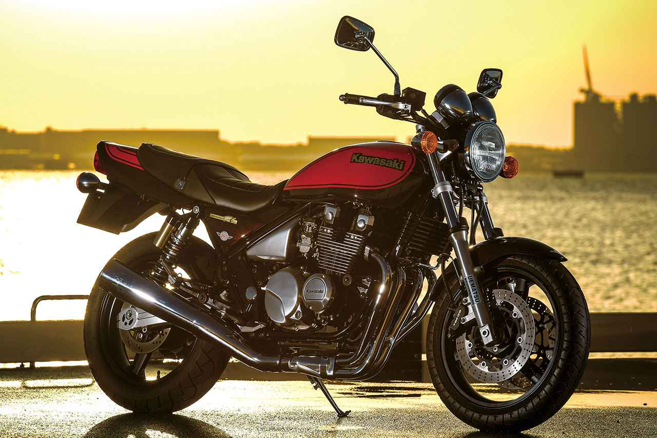 画像: Kawasaki ZEPHYR χ 1996年～2008年 総排気量：399cc エンジン形式：空冷4ストDOHC4バルブ並列4気筒 車両重量：208kg シート高：775mm 発売当時価格：65万5000円 ※写真・諸元は2008年モデルの「ゼファーχ ファイナルエディション」