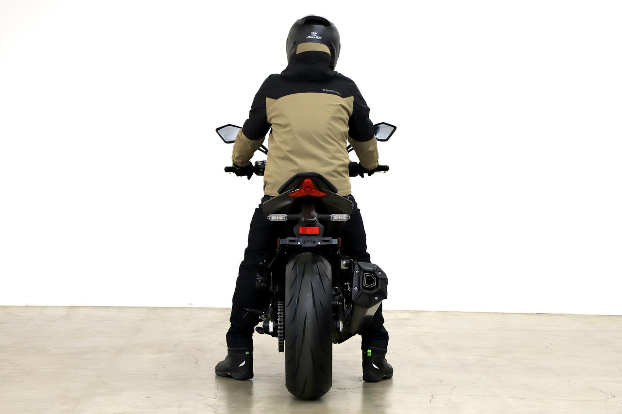 画像2: ライダーの身長・体重：175cm・73kg