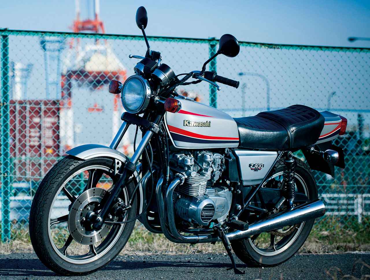 画像: Kawasaki Z400FX 1979年 総排気量:399cc エンジン形式:空冷4ストDOHC2バルブ並列4気筒 乾燥重量:189kg 発売当時価格:38万5000円