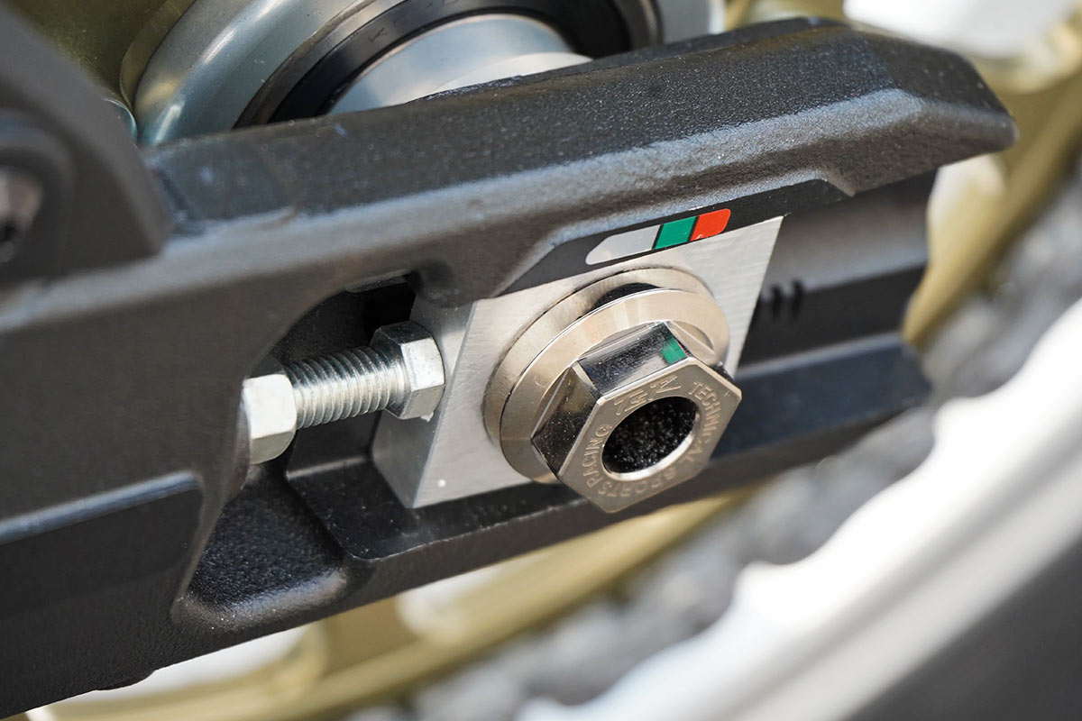 画像: クロモリアクスルシャフト リア '25- CB1000 HORNET/SP(8BL-SC86)  クロームモリブデン鋼製の高剛性シャフトによりリニアなトラクション性能を発揮。価格／7万3700円。