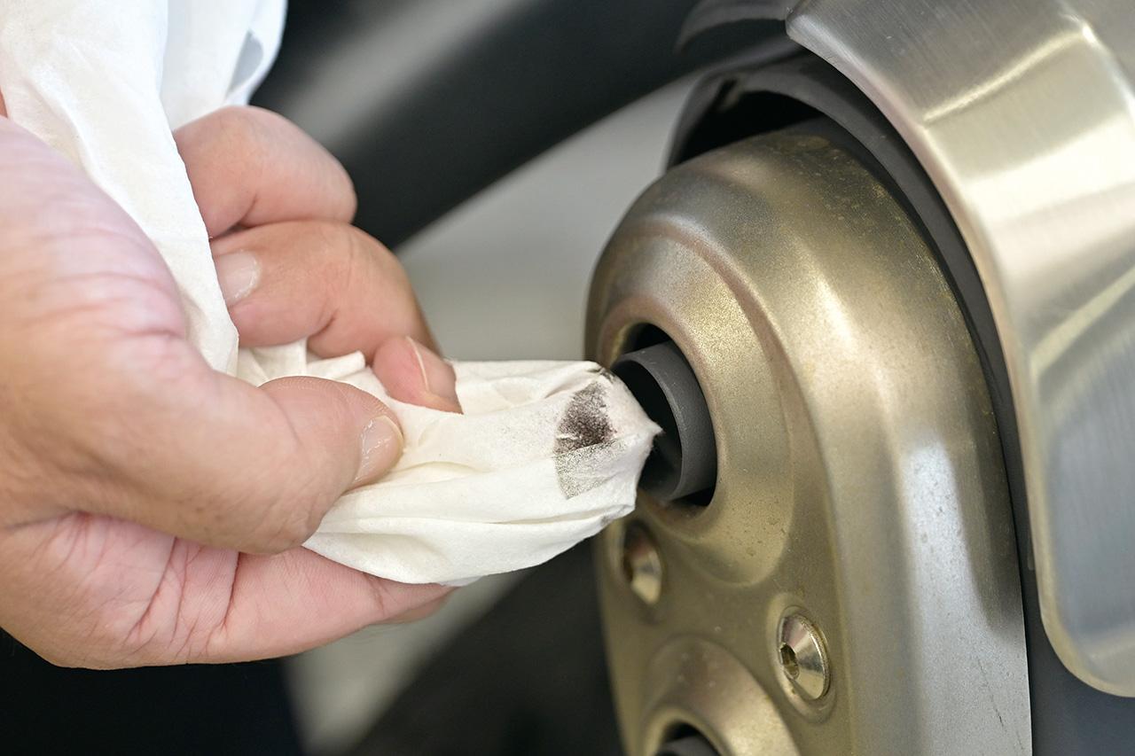 画像2: 3．マフラー出口の汚れからエンジンの状態がわかる!?