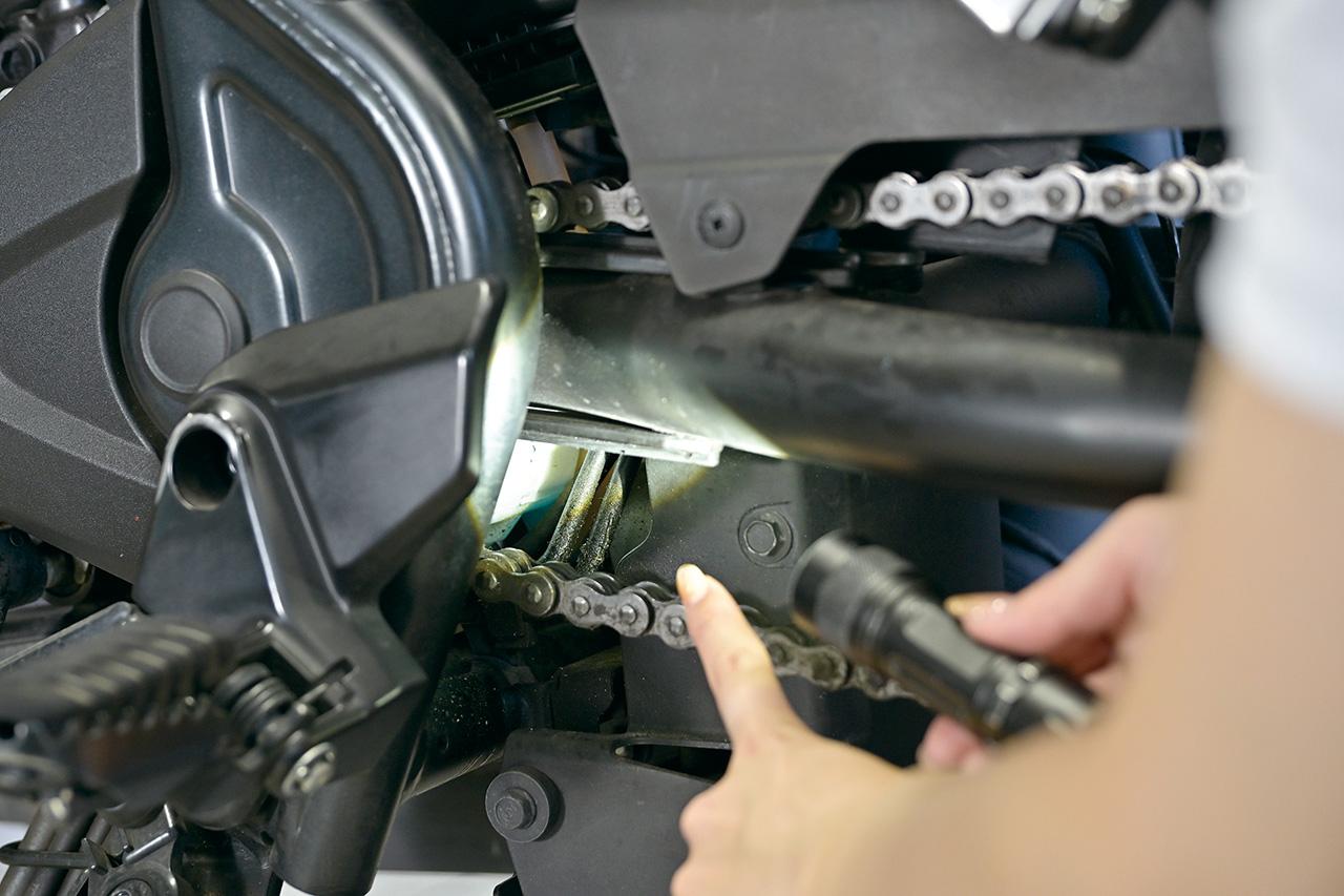 画像: ▲CL250の冷却水はやや減り気味だが規定内に収まっており、汚れなどは無かった。