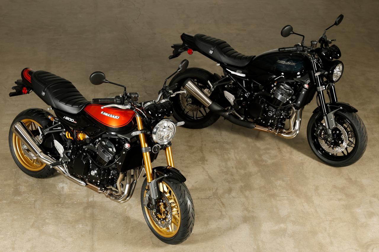 画像: ▲左：Z900RS SE｜右：Z900RS Black Ball Edition