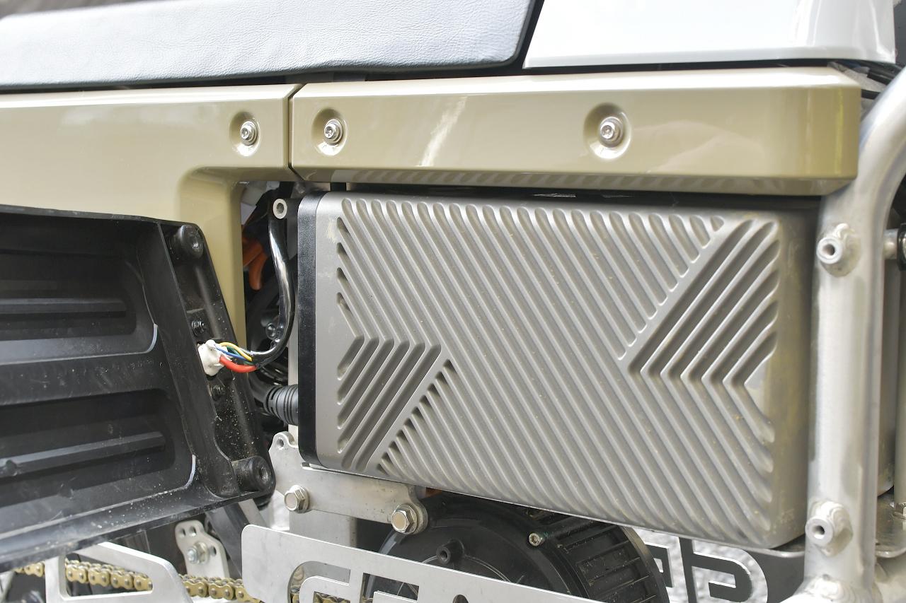 画像3: 充電方法やバッテリーの脱着