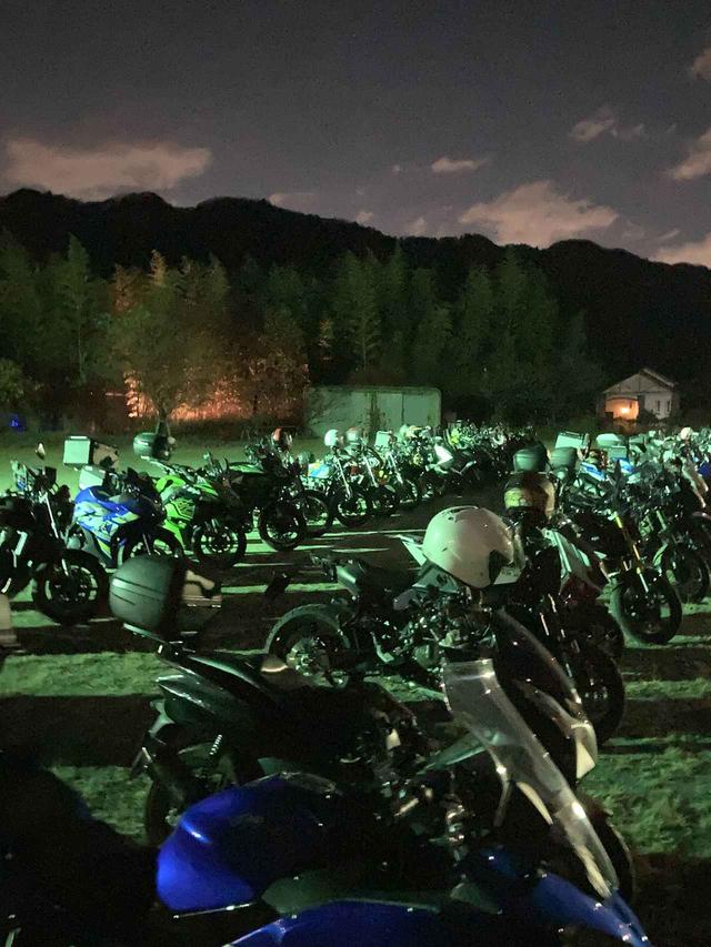 画像2: ▲11月29日に実施された、バイクで宮ヶ瀬のイルミネーションを見に行く企画では、事前に400名の参加者を募集して多くのライダーが来場。参加者は大自然に浮かぶ幻想的なイルミネーションを満喫し、大満足でイベント終えました。