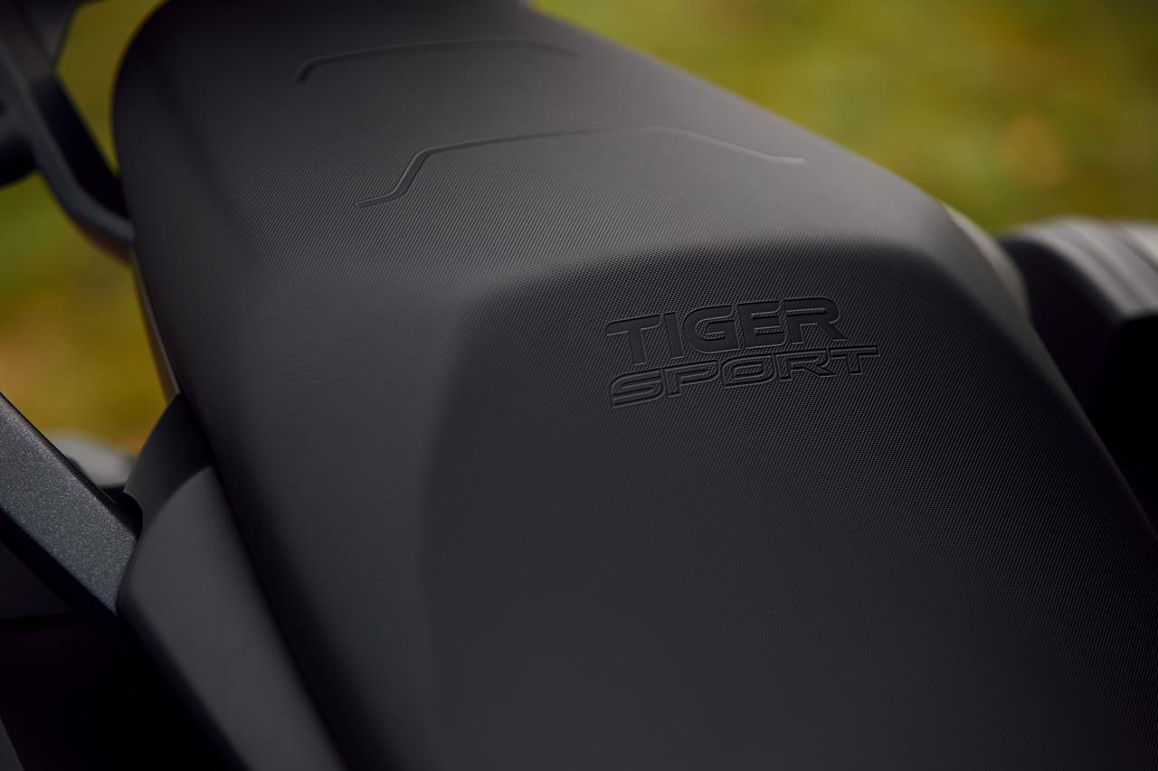 画像2: トライアンフ「タイガースポーツ800ツアー」新登場！ パニアケース＆トップボックス標準装備で旅性能を極めたスポーツツアラー