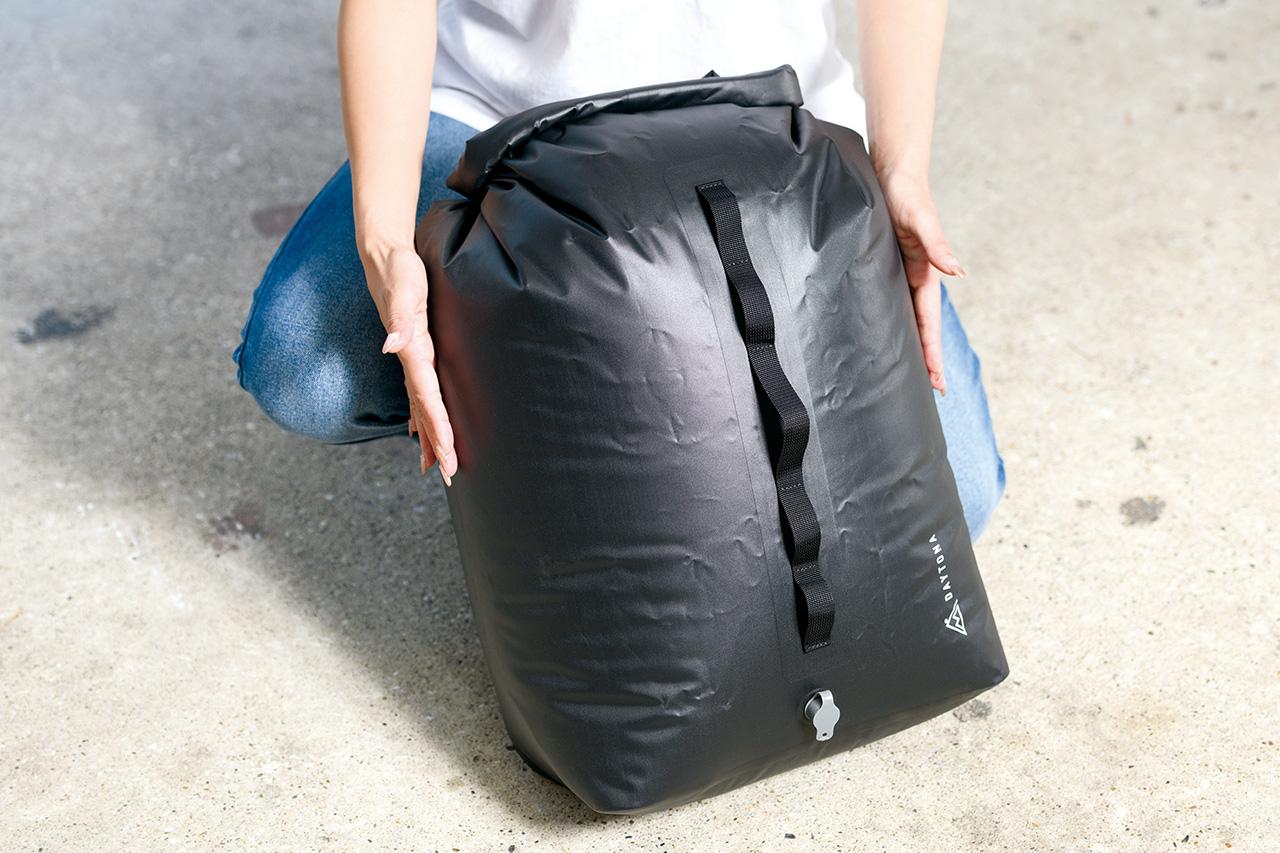 画像 : 2番目の画像 - 【写真5枚】デイトナ「ドライバッグ PRO 35L」 - webオートバイ