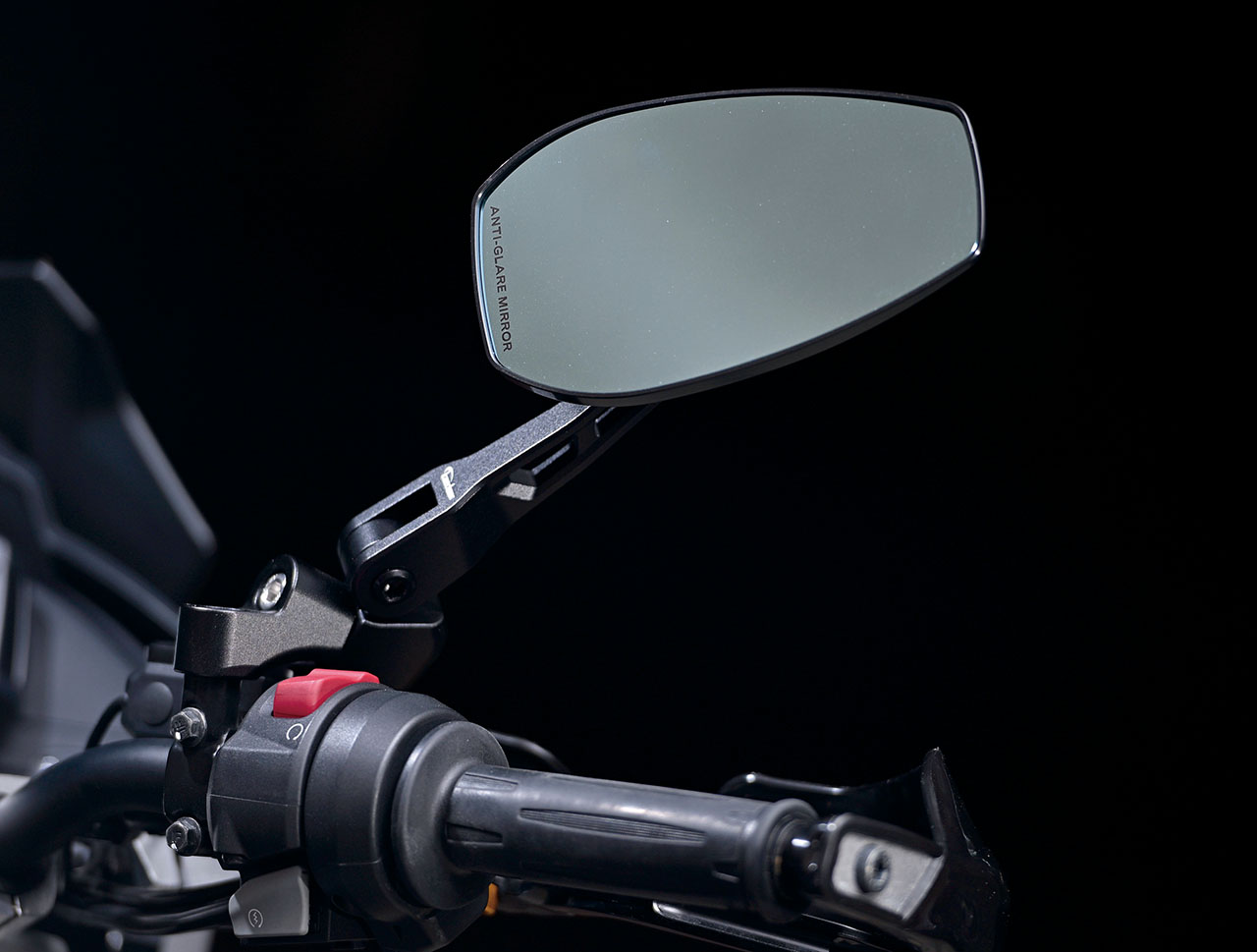 画像 : 1番目の画像 - 【写真9枚】Kaedear「シックスビジョン KDR-RM101 セミオーバルミラー / スイングアーム」 - webオートバイ