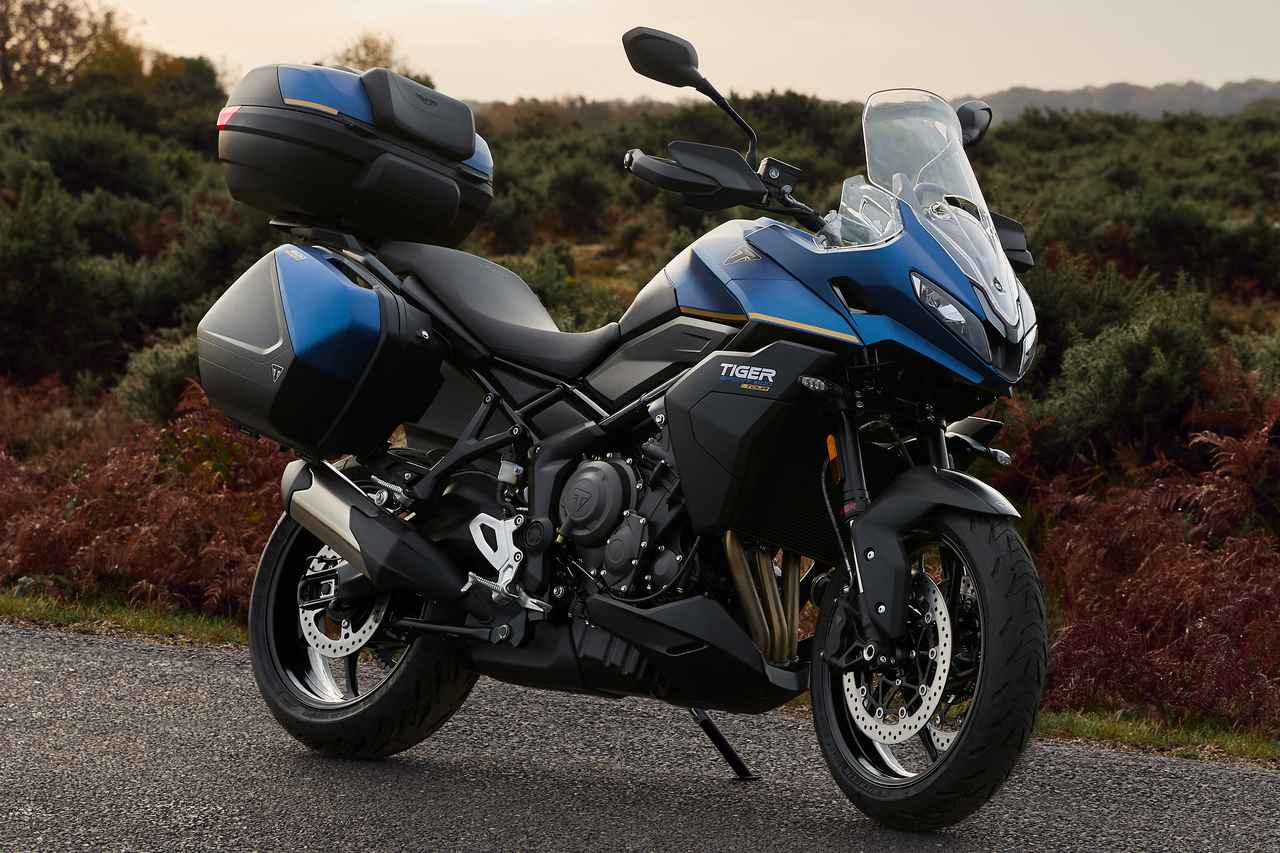 画像: TRIUMPH Tiger Sport 800 Tour 2026年モデル 総排気量：798cc エンジン形式：水冷4ストDOHC4バルブ並列3気筒 シート高：835mm 車両重量：232kg 発売日：2025年12月2日（火） 税込価格：159万5000円
