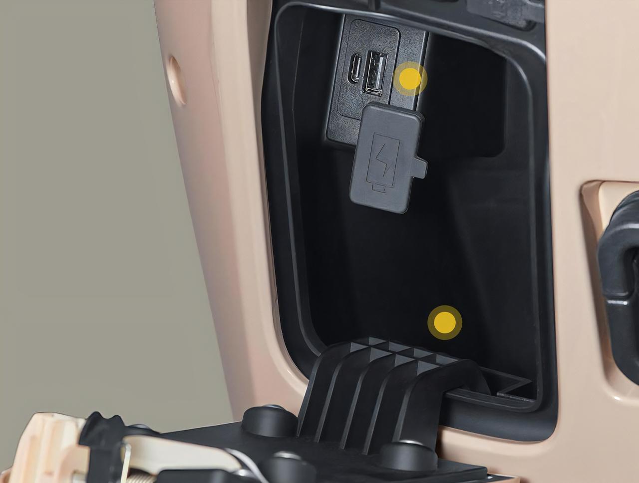 画像5: 【レトロスタイルで青春を彩る“大LA”】ホンダ「NS150LA」は先進機能満載のおしゃれスクーター!【世界でがんばる!! 日本メーカーの珍車大図鑑 Vol.23】