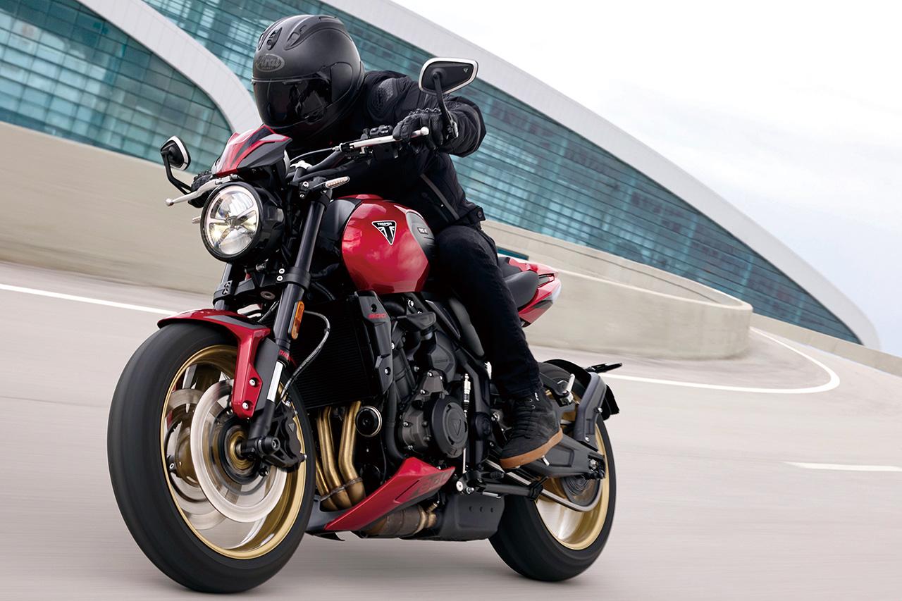 画像: TRIUMPH TRIDENT 800 2026年モデル 総排気量：798cc エンジン形式：水冷4ストDOHC4バルブ並列3気筒 シート高：810mm 車両重量：198kg 発売日：2026年2月末予定 税込価格：124万9000円～