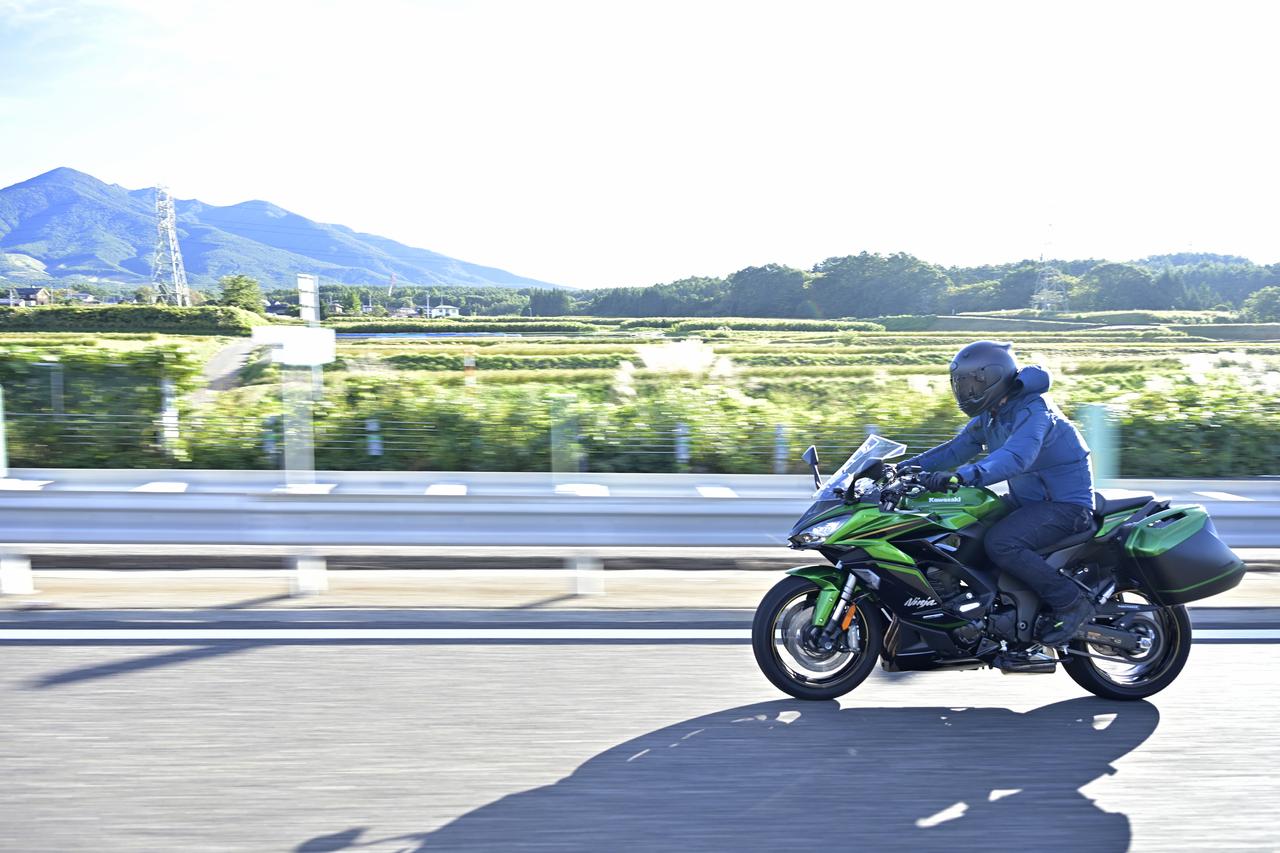 画像1: 快適なクルージング性能