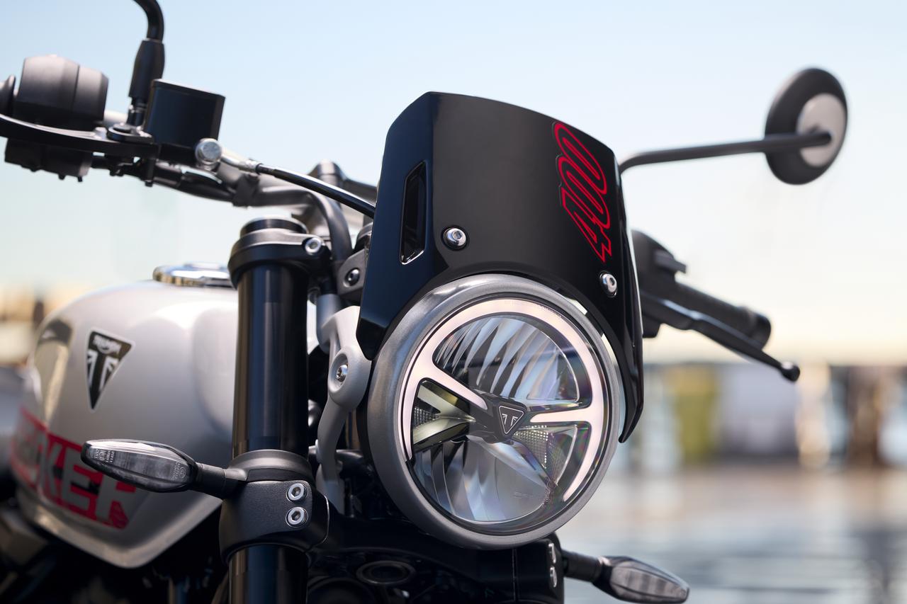 画像12: 【新型登場!】モダンクラシックシリーズにフラットトラッカー登場!トライアンフ「Tracker 400」は2026年3月販売開始予定