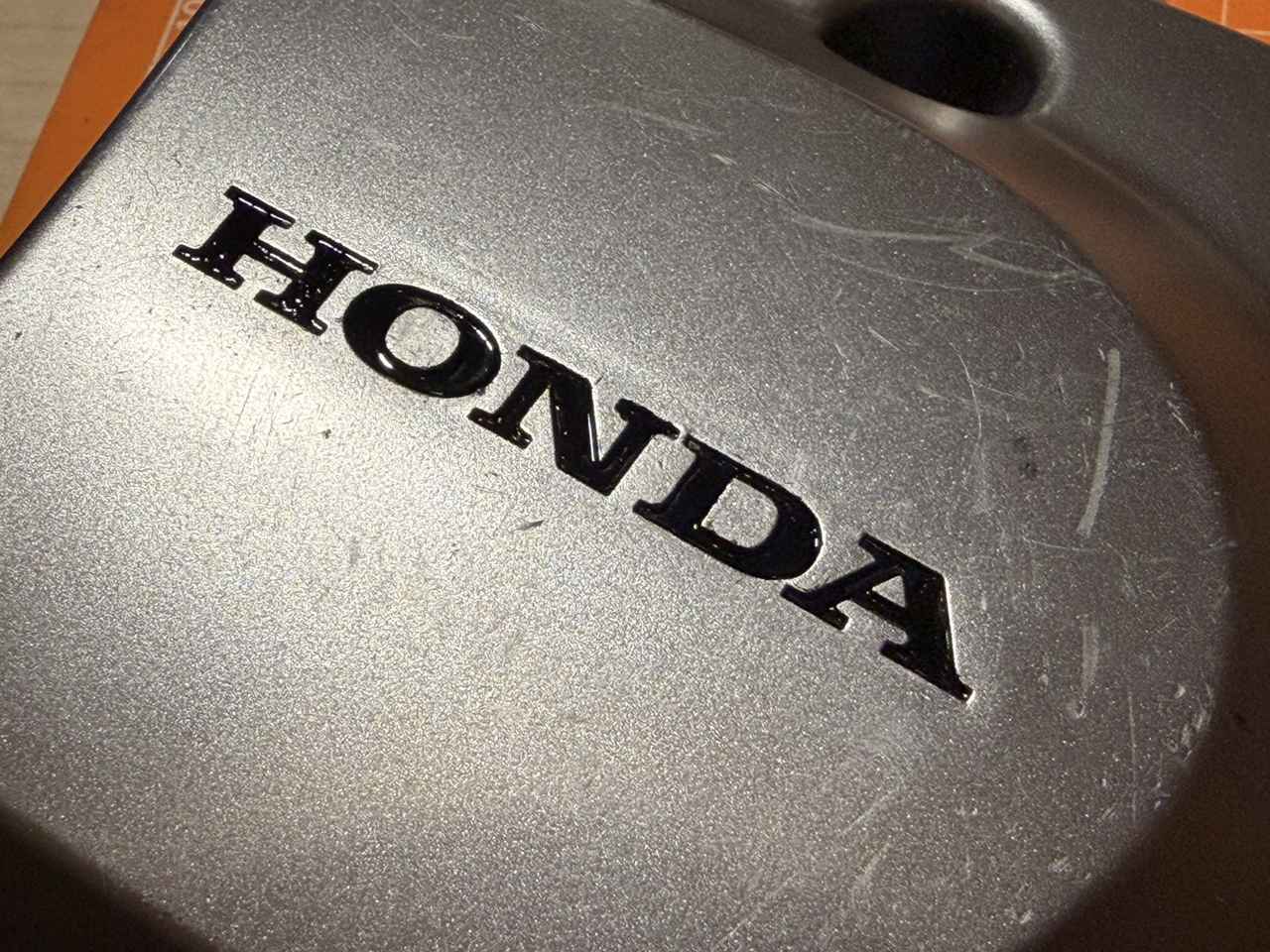 画像4: せっかくなのでホンダロゴも黒塗りしてみる