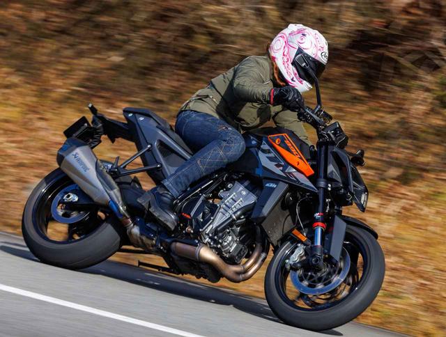 画像2: KTM 990 DUKE 試乗レビュー② 一般ライダー編（編集部・大冨 涼） 扱いやすく飽きない上、技術の幅も広げてくれる「長く楽しめる」一台