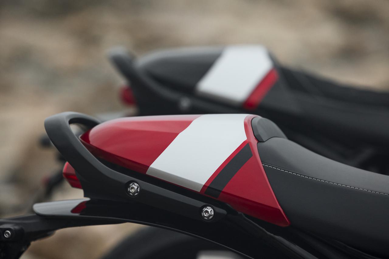 画像16: 【栄光の名前が400で復活！】トライアンフ「Thruxton 400」新登場！価格は84万9900円から、2026年3月販売開始予定