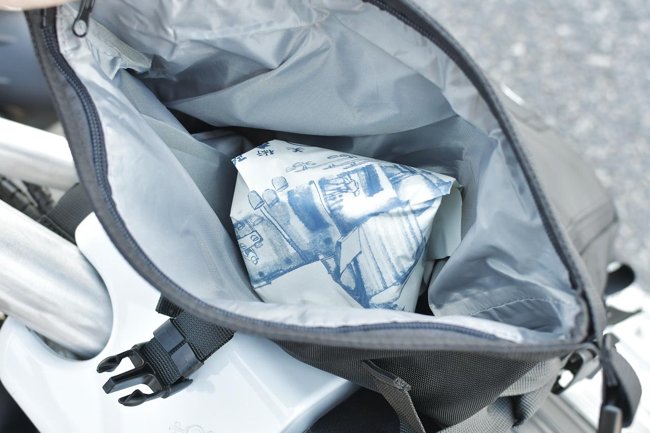 画像6: バッグを装着して、瀬戸の町を散策してみる