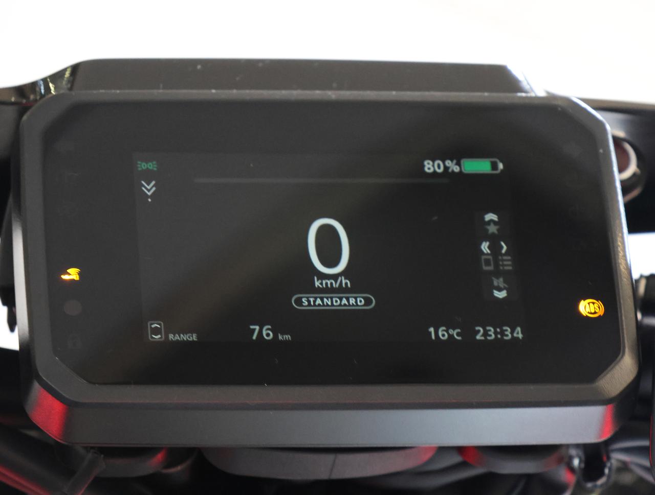 画像 : 23番目の画像 - 【写真27点】ホンダ「WN7」白バイ仕様 - webオートバイ