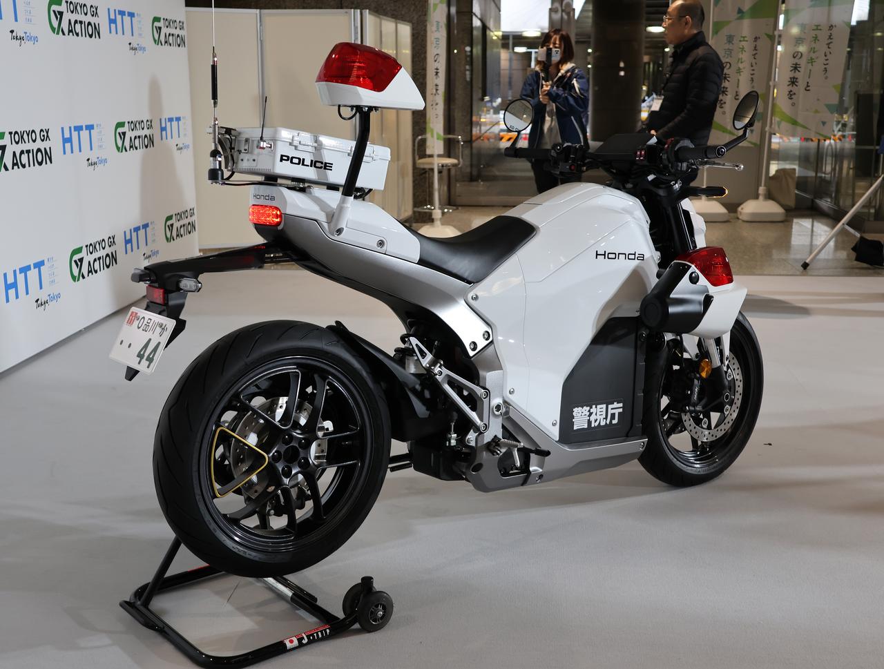 画像3: 【初公開！】国産EV白バイ初登場！ ホンダ「WN7」ベース、2026年1月の箱根駅伝で先導予定の車両をじっくりチェック！