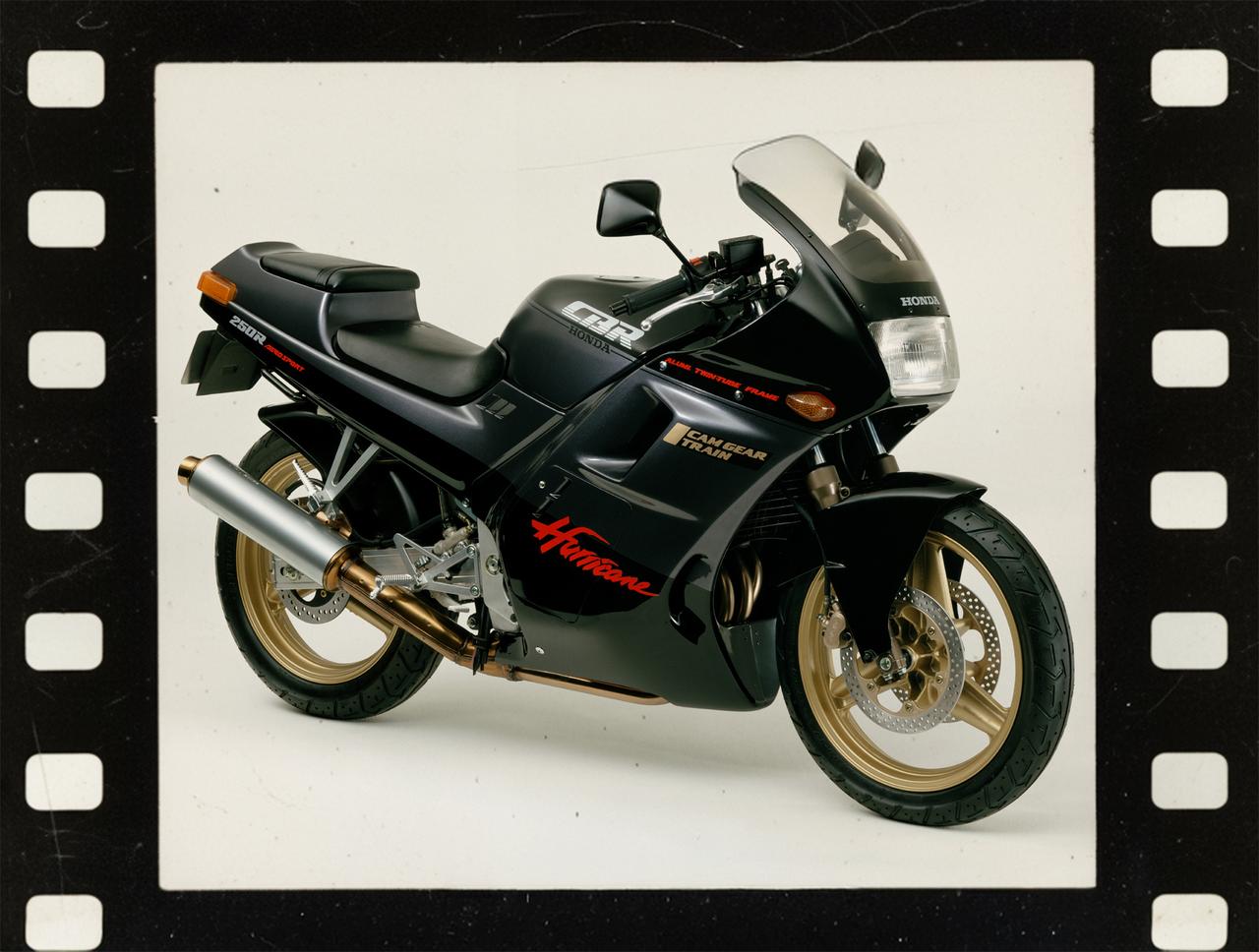 画像: ホンダ「CBR250R」(1987年)【80年代に登場したホンダのバイク図鑑】 - webオートバイ