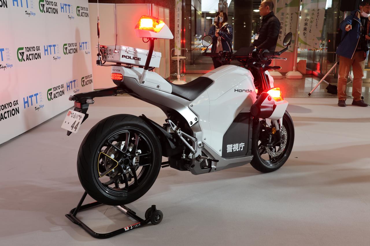 画像 : 8番目の画像 - 【写真27点】ホンダ「WN7」白バイ仕様 - webオートバイ