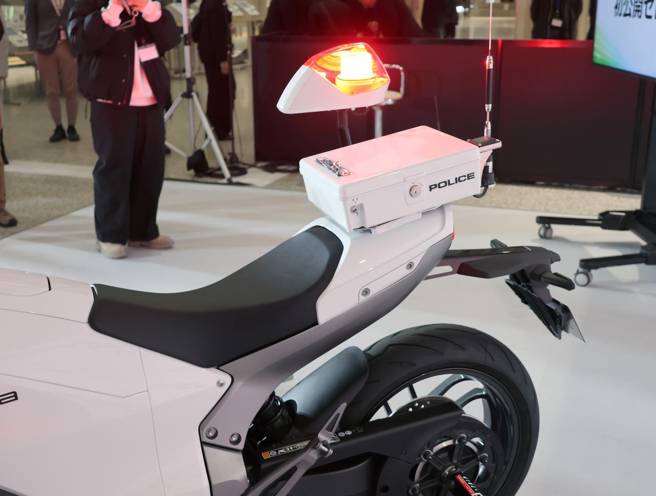 画像 : 21番目の画像 - 【写真27点】ホンダ「WN7」白バイ仕様 - webオートバイ